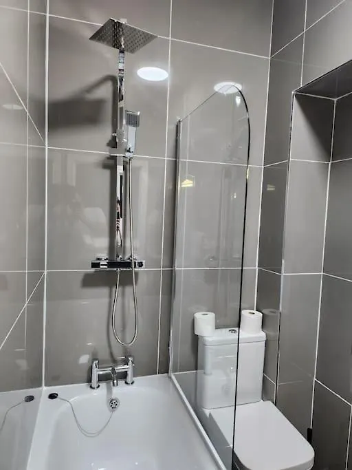Lägenhet Supervalue Suite 2 - Fast Wifi, Hotel Linen, Keyless Entry, City Only 10 Mins - By Property Promise Cardiff